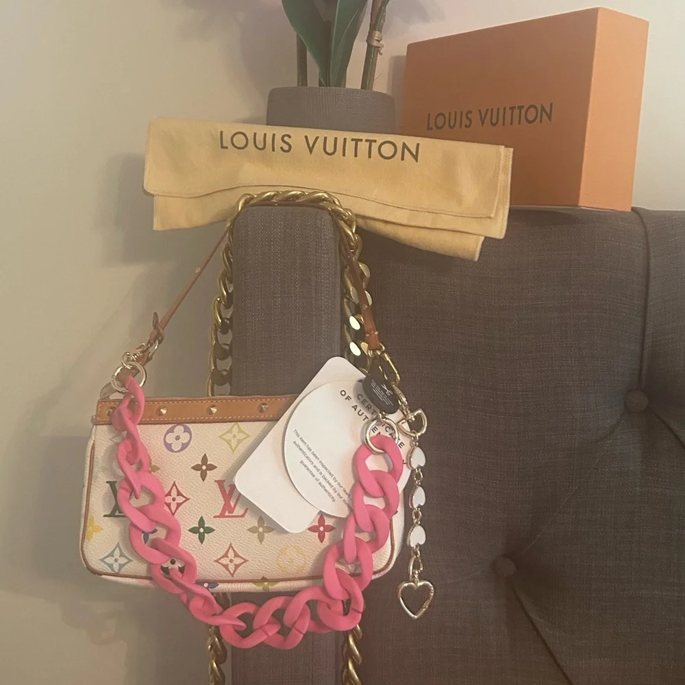 Louis Vuitton White Luxury Takashi Murakami Pochette - Picture 3 of 11